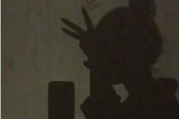 关于抖音APP中拍摄出恶魔缠身特效具体操作方法