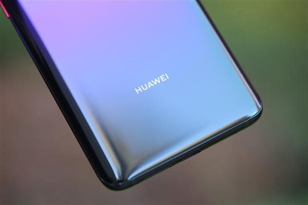 关于华为Mate40系列发布时间曝光：共4款、升级66W快充。