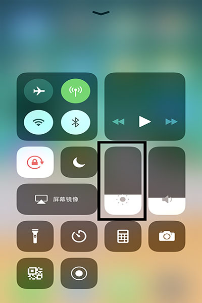 关于iPhone中使用夜览模式的具体操作方法