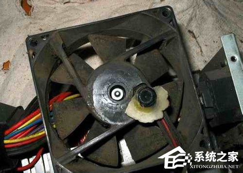 关于如何解决电脑电源风扇声音大的问题