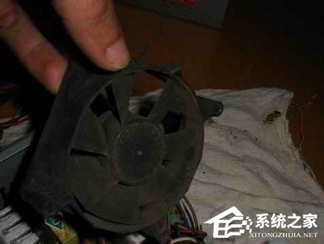 关于如何解决电脑电源风扇声音大的问题