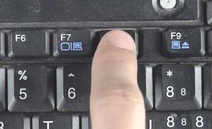 关于WIN10改分辨率后黑屏的解决技巧