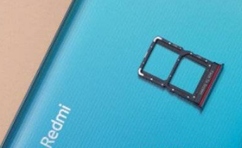 红米note11如何插卡。