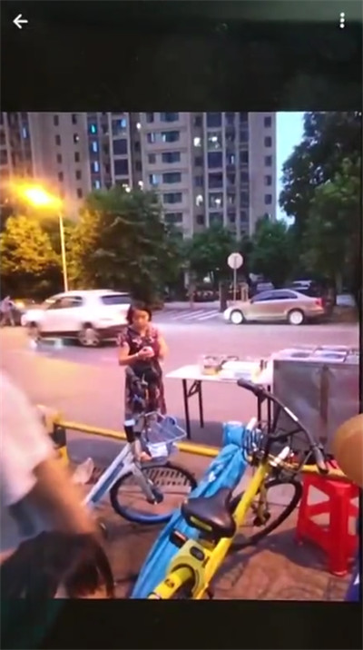 经验分享一加手机中设置壁纸的操作步骤。