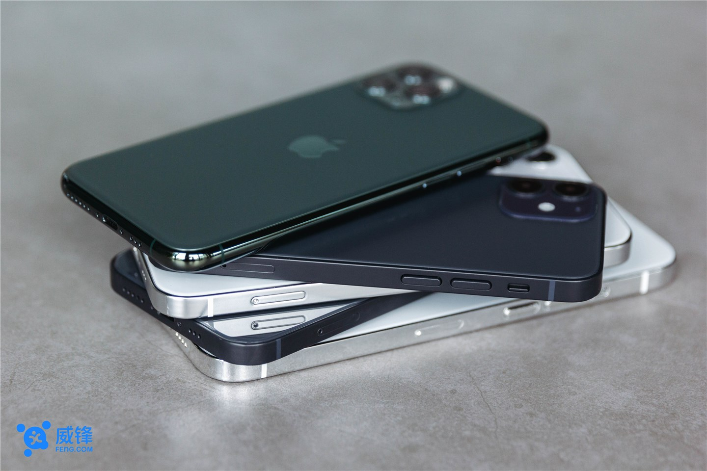 经验分享苹果 iPhone 12 机模上手体验：我已经提前看到未来的 “街机”。