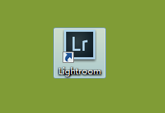 lightroom更换界面语言的操作过程。