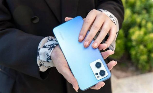 opporeno7屏幕如何。