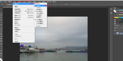 photoshop打造怀旧效果图的基础操作。