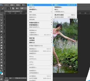 Photoshop CC调节照片曝光度的操作过程。
