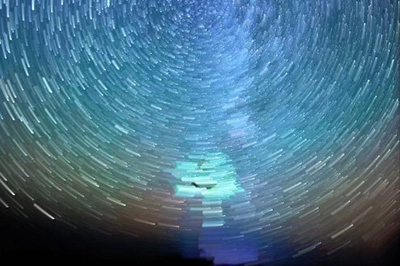 Photoshop制作星轨效果的具体操作方法。