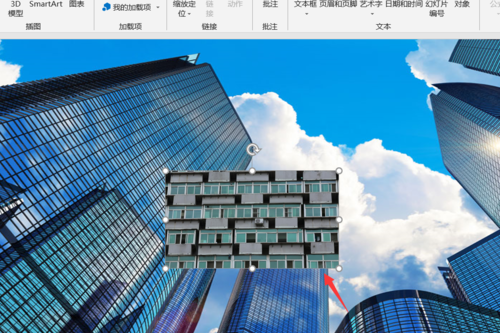 PPT制作一镜到底效果的具体操作。