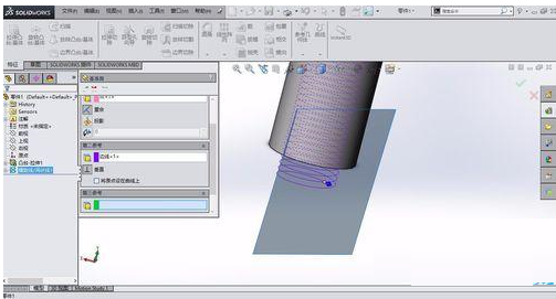 solidworks做出内螺纹的具体操作。