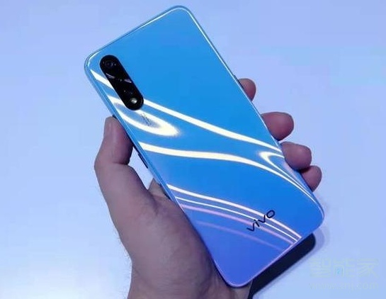 说说6vivo s5和z5有什么不同。