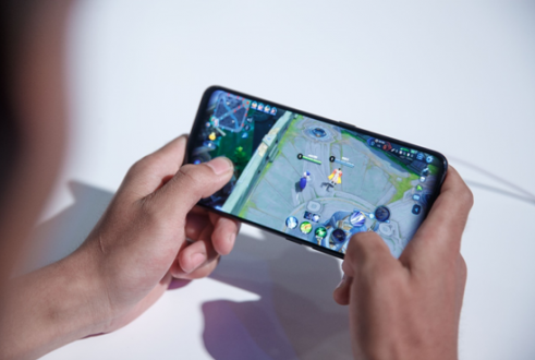 vivo NEX发布，终于可以和齐刘海手机说拜拜