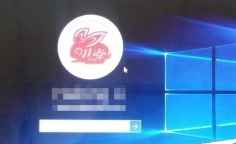 win10登陆页面设置字体阴影效果的简单操作。