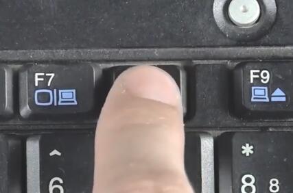 win10分辨率太高导致黑屏怎么办