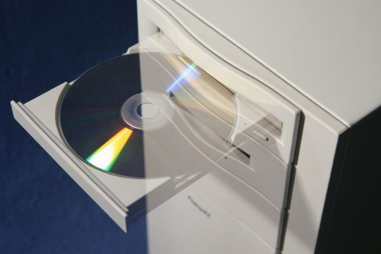 win10台式电脑光驱打不开怎么办。