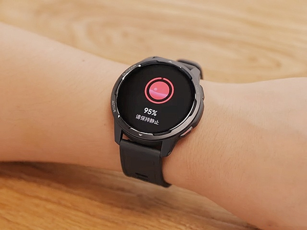 我来分享小米手表color2如何测血氧饱和度。