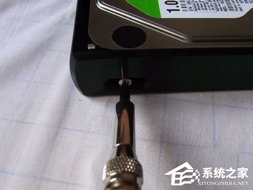 怎么安装固态硬盘?怎么给固态硬盘分区?