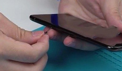 我来分享如何手动换小米6后盖。