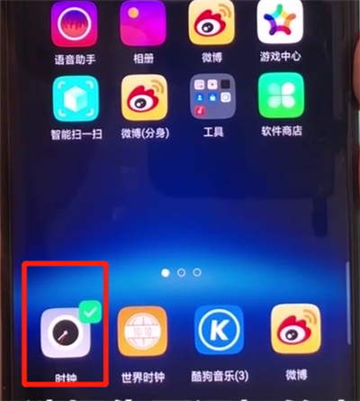 我来说说oppofindx中添加桌面插件的操作方法。