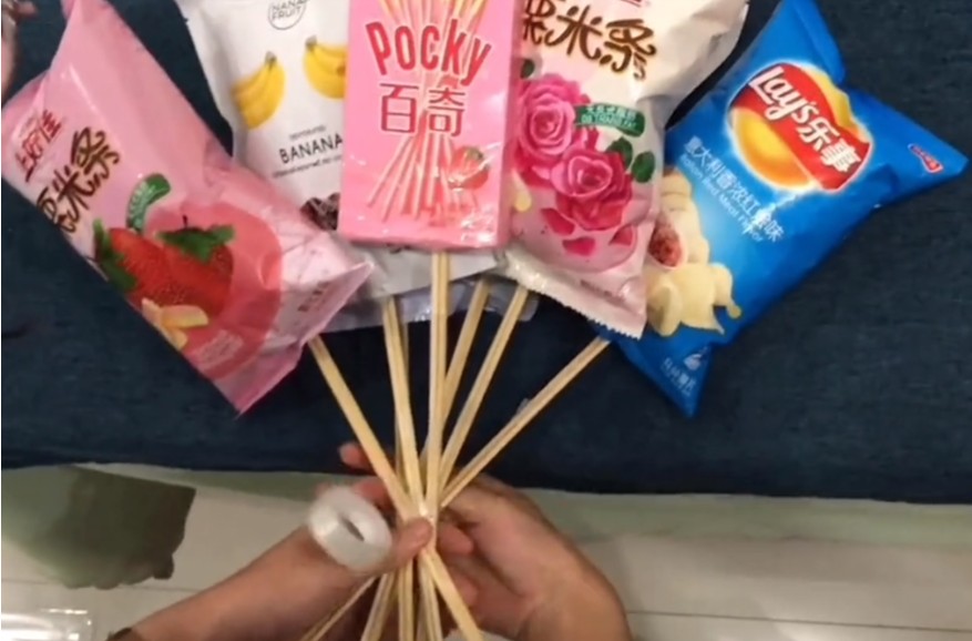 冬天的第一个零食花束怎么做?冬天的第一个零食花束制作方法以及图片分享截图