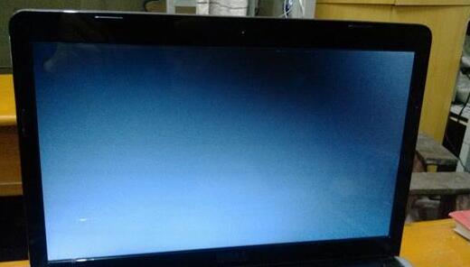 我来说说WIN8开机黑屏的处理操作方法