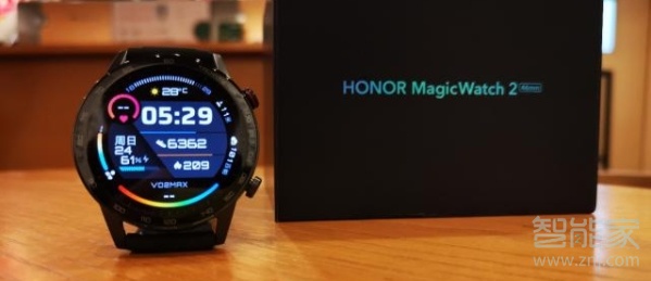 我来说说荣耀Magic Watch2使用什么屏幕。