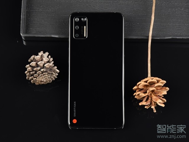 我来说说坚果pro3和小米9有什么区别。
