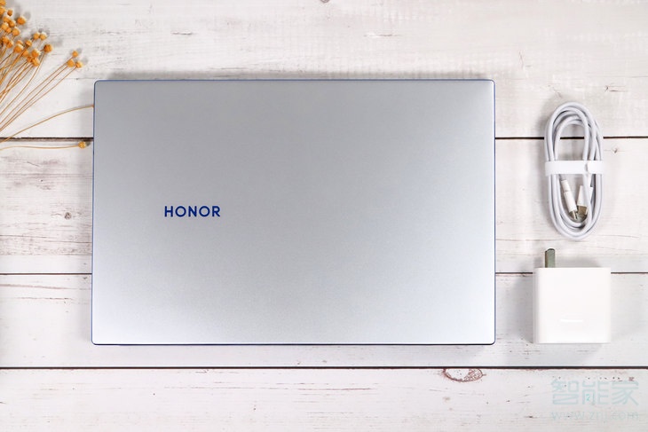 我来说说荣耀MagicBook15的电池容量有多大。