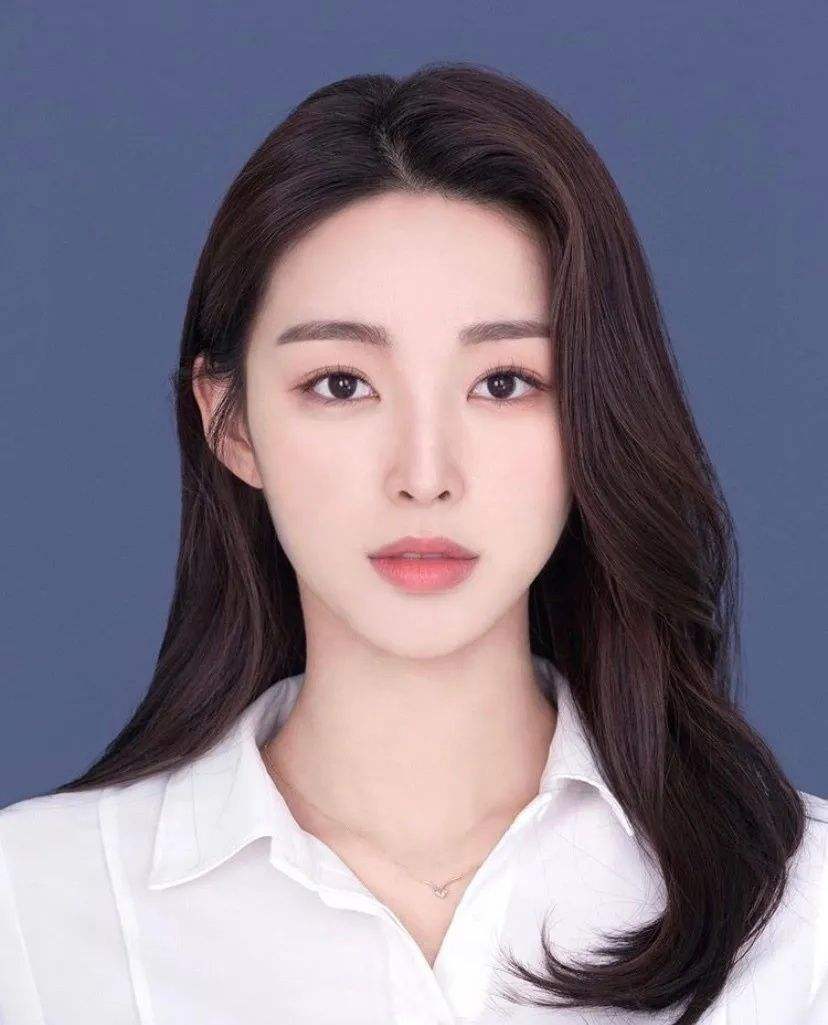 小编教你抖音韩式证件照原图怎么下载。