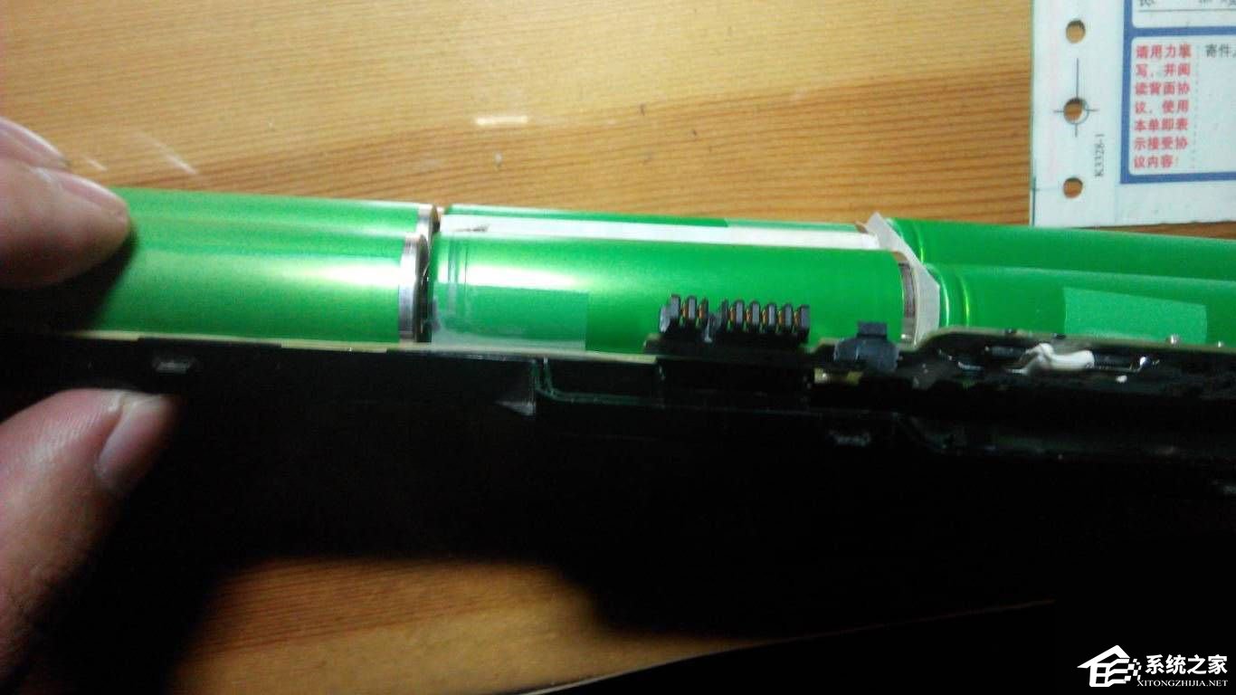 小编教你笔记本电池怎么拆解