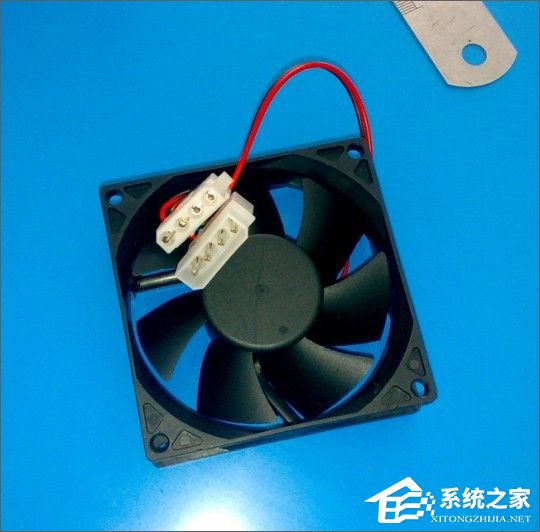 小编教你CPU风扇安装后供电接口接在主板上还是电源上