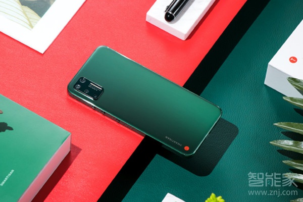 小编教你坚果pro3和华为nova5pro有什么区别。