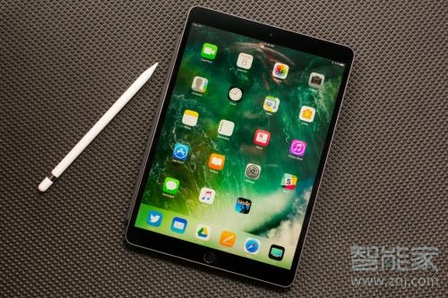 小编教你ipados新功能分屏如何使用。