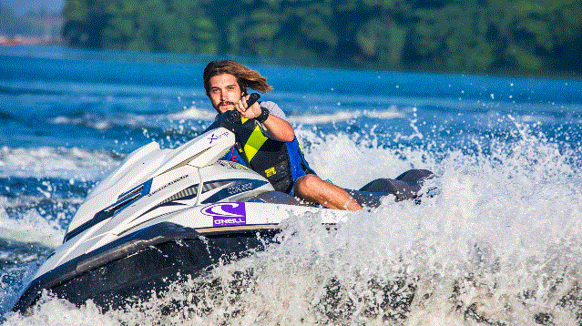 用AE，分分钟让图片变得动感模糊