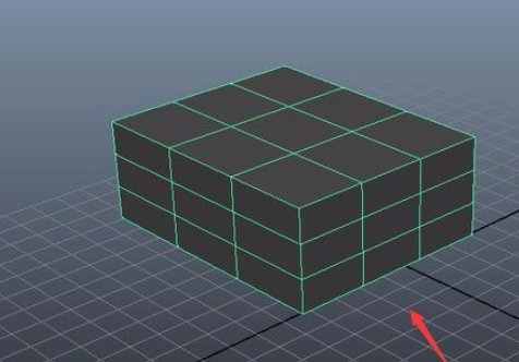 在maya里挤出命令的使用操作介绍。