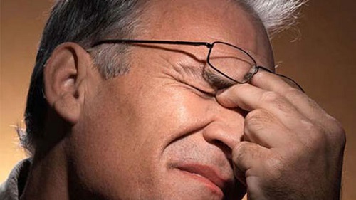 只有老年人才会得白内障吗。